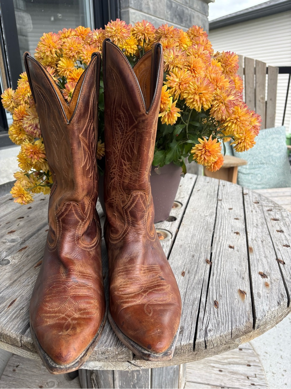 Vintage-Style Men's Brown Leather Western Boots